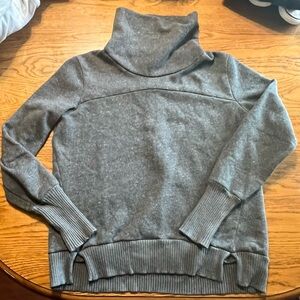 Womens alo Sweatshirt